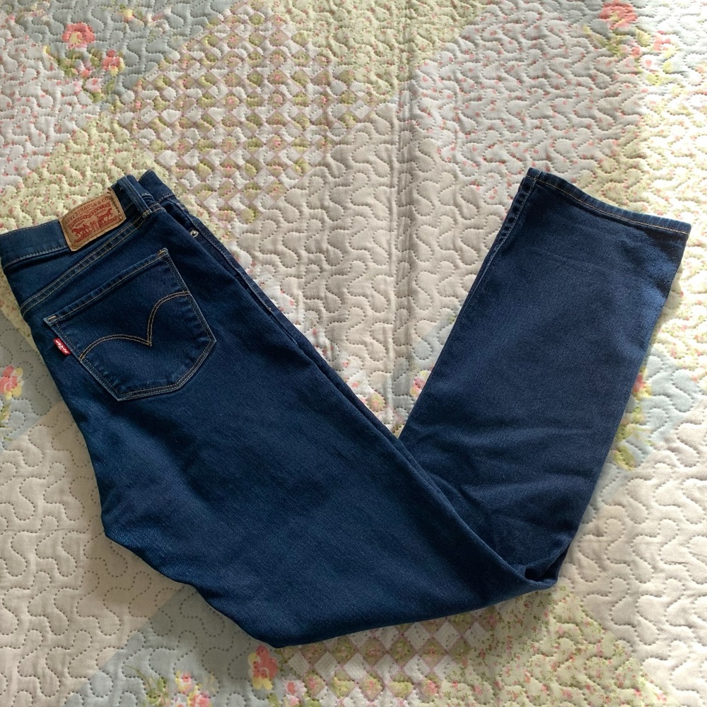 Levi's High Rise Shaping Straight Cut Jeans
